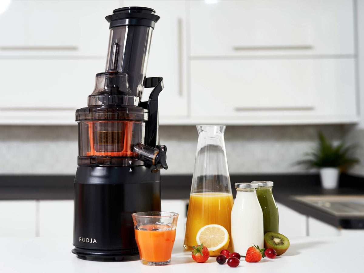 Fridja whole fruit cold press juicer with fresh juices